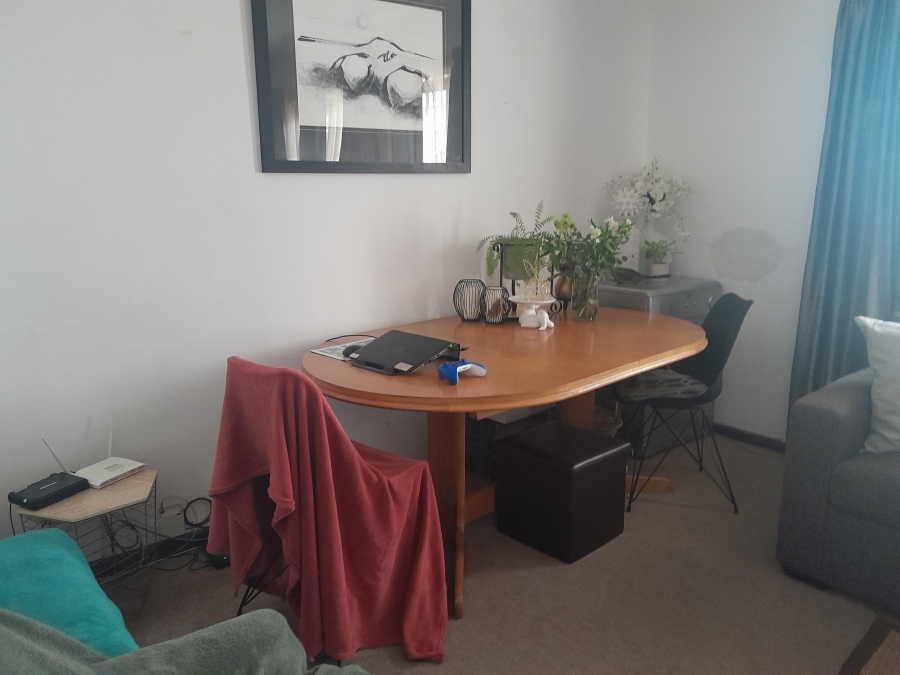 To Let 2 Bedroom Property for Rent in Pinelands Western Cape